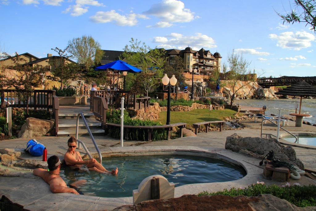 The Springs Resort & Spa باغوسا سبرينغز المظهر الخارجي الصورة