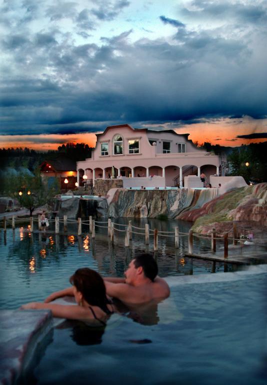 The Springs Resort & Spa باغوسا سبرينغز المظهر الخارجي الصورة